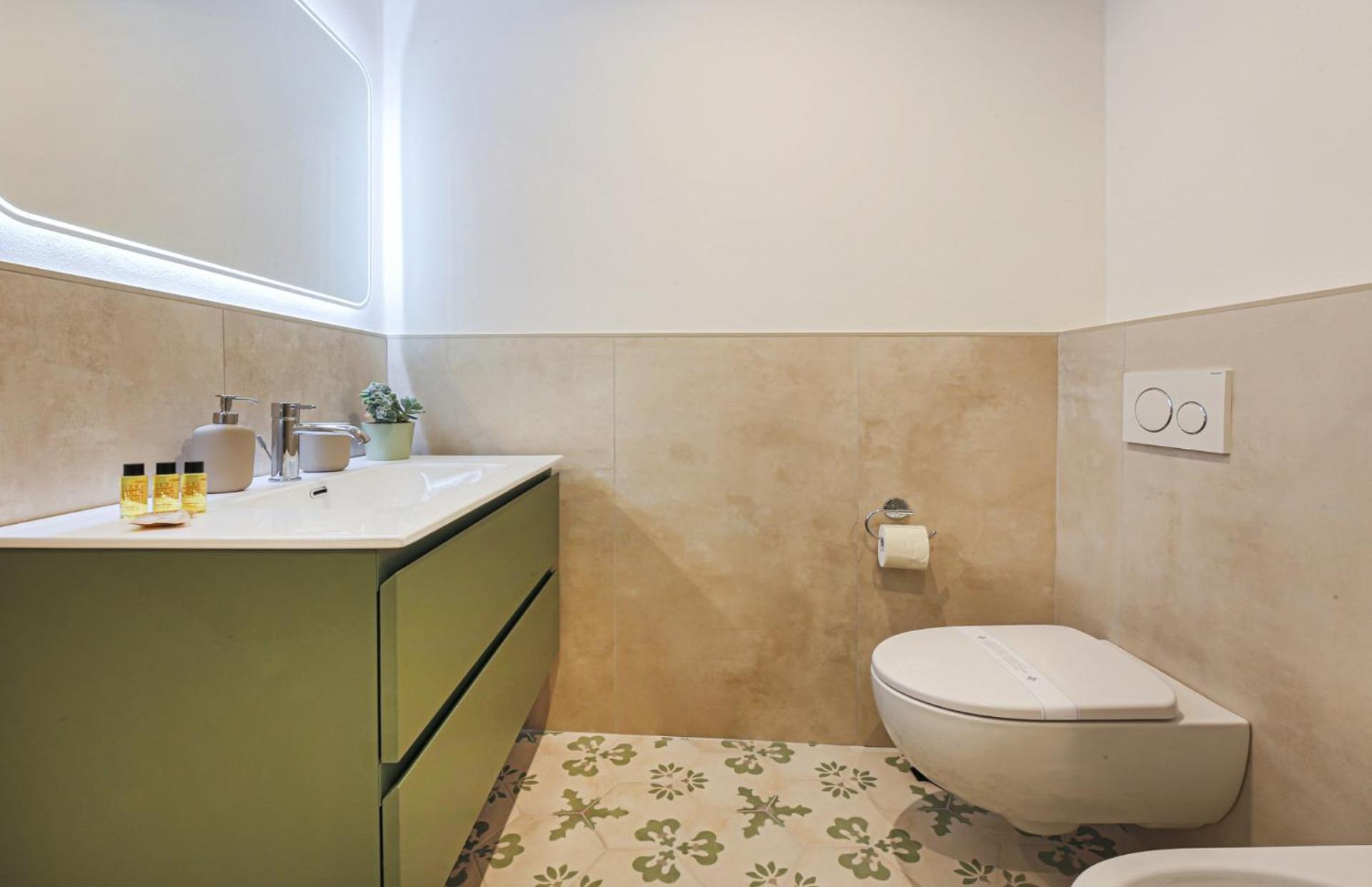 - Matilda's Dream With Balcony Florencia